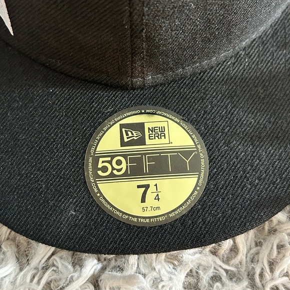 Batman New Era Hat Flat Brim 59Fifty Cap DC Comics Marvel Comics Size 7 1/4 - Picture 4 of 8